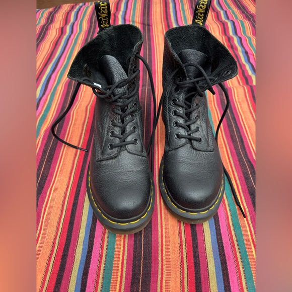 Dr. Marten Pascal Virginia Leather Lace Up Boots 7 - Picture 1 of 6